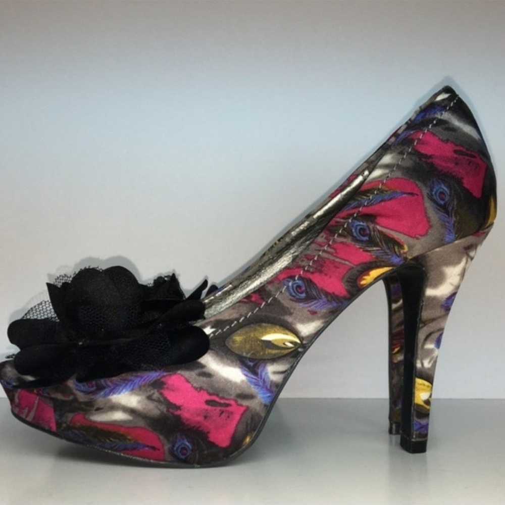 Mojo Moxy Dolce Peacock heels